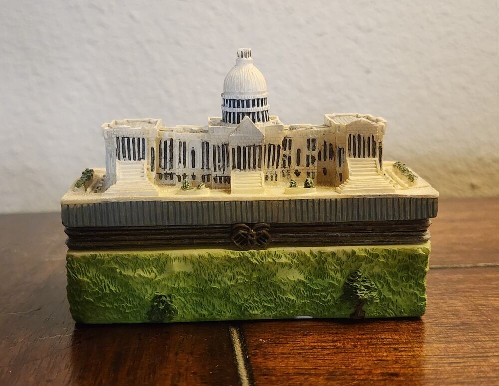 Vintage United States Capitol Trinket Box Patriotic Decorative Engraved Brass